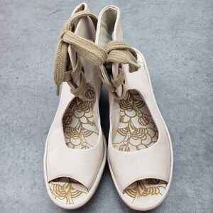 Fly London Cream Peep Toe Lace up Wedge Sz 38